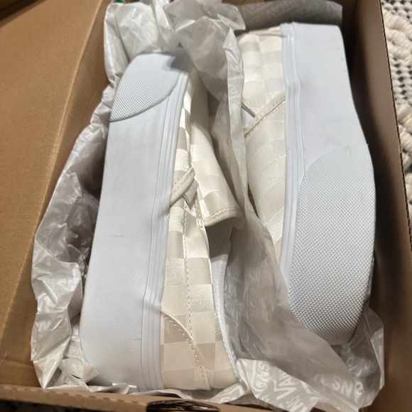 Vans Women's Satin checkerboard white classic slip-on  8 - Picture 8 of 9